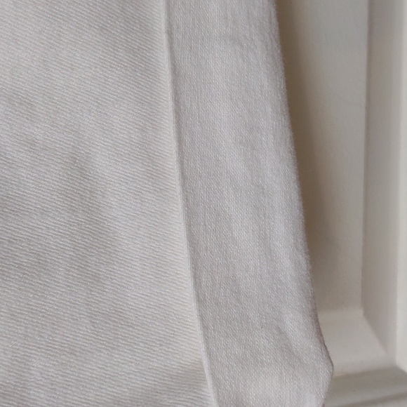 Levi's Signature White Modern Skinny 5 Pocket Folded Hem Jean Shorts - Picture 5 of 7